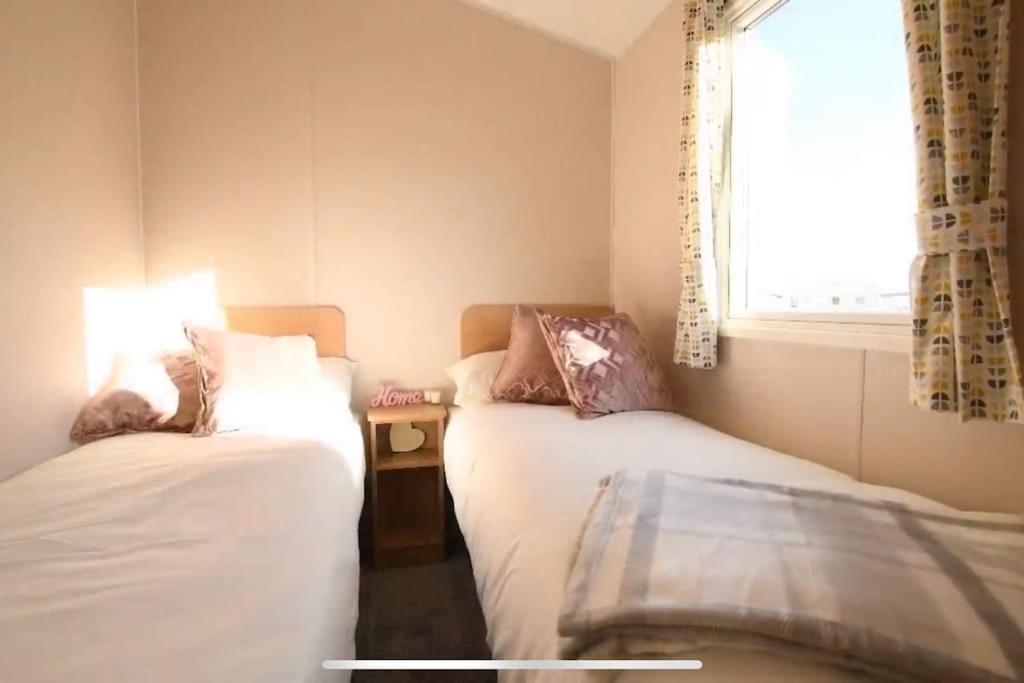 Perfect Family Getaway, With Lots Of Facilities! Villa Scratby ภายนอก รูปภาพ